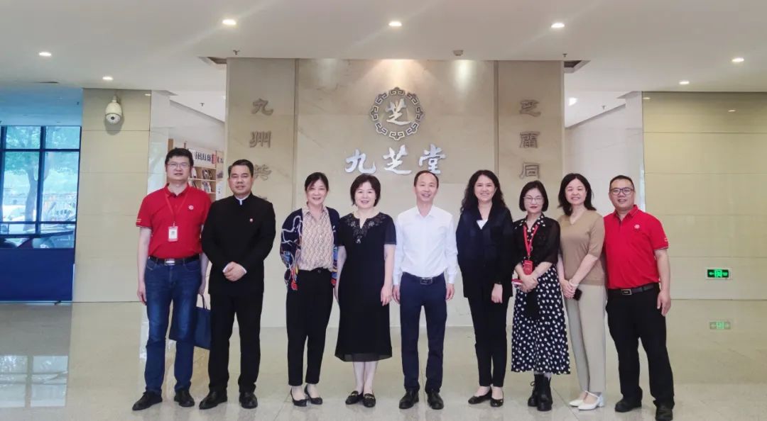 湖南省药品监管局局长黄东红一行莅临ok138太阳集团考察调研